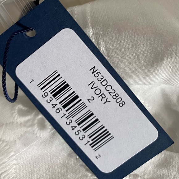 NWT MARCHESA NOTTE Ivory Eyelet Dress 2 - Picture 9 of 16